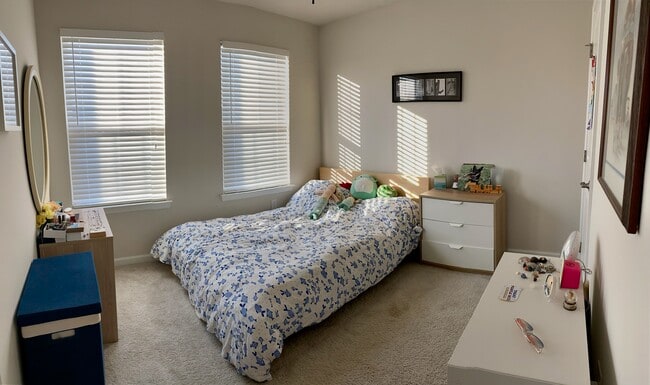 Dormitorio 1 - 247 Madison Ln