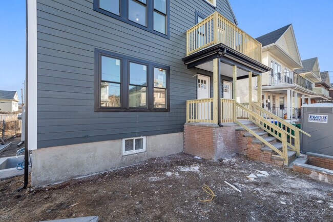 Photo - 43 Wright Ave Unit 2