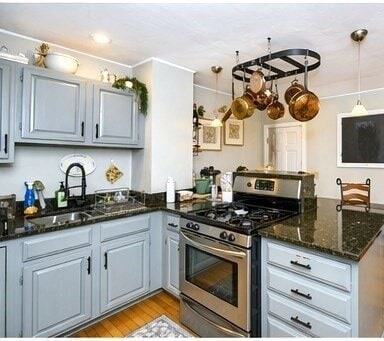 Building Photo - 212 W Seventh St Unit 2