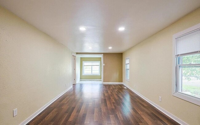 Photo - 161 E Barney Ave