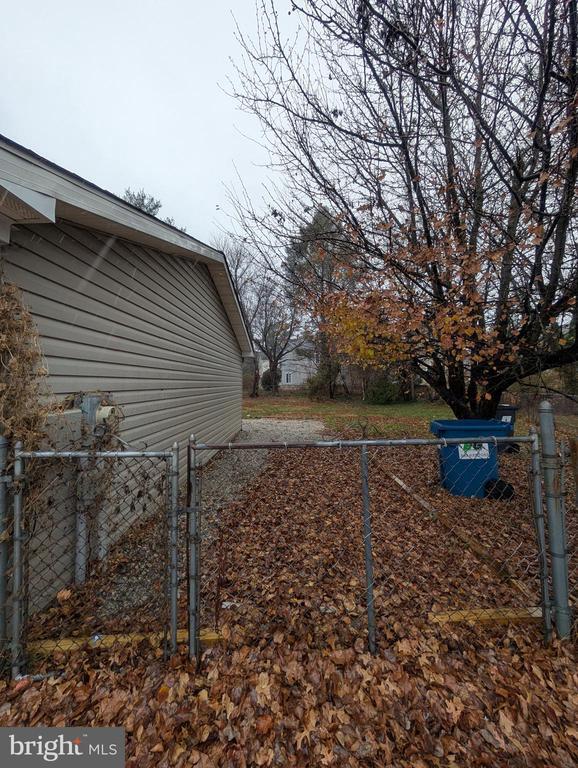 Building Photo - 2 Hawkesbury Ct