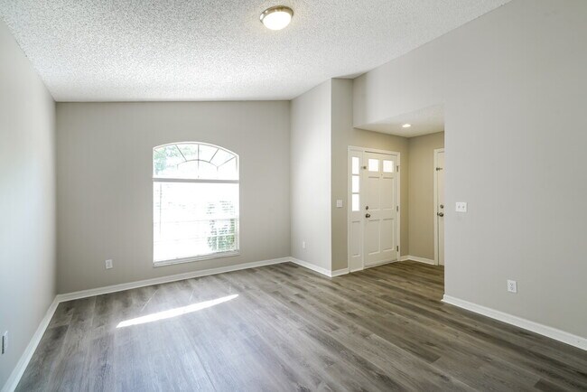 1831 Coyote Pl