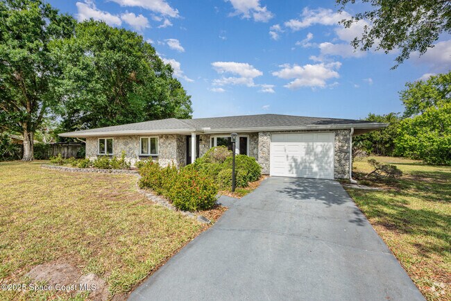 Building Photo - 1241 Riviera Dr NE Rental