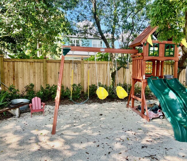 Photo - 920 S Mills Ave