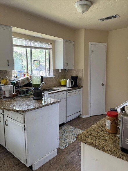 Photo - 12214 Forsythe Dr