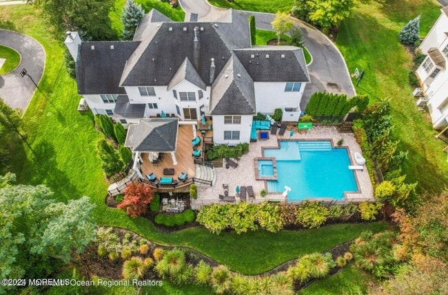 Building Photo - 29 Northwoods Rd