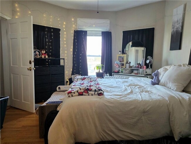 Photo - 3103 Pawtucket Ave