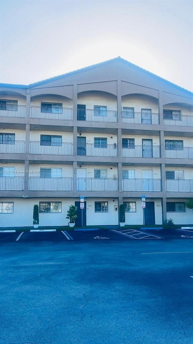 Photo - 8851 NW 119th St Unidad 3406-3 Rental