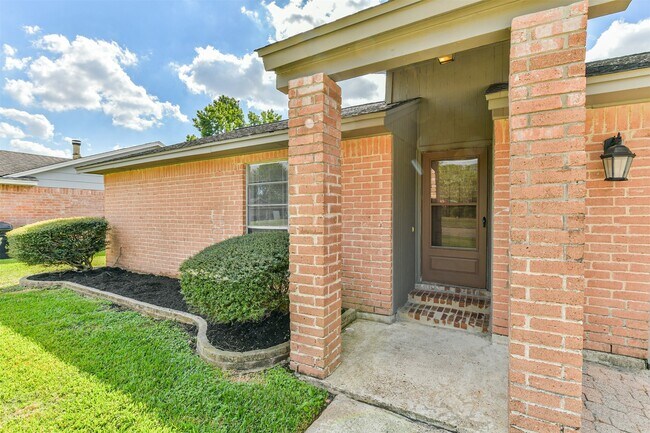 Photo - 8410 Gulfwood Ln