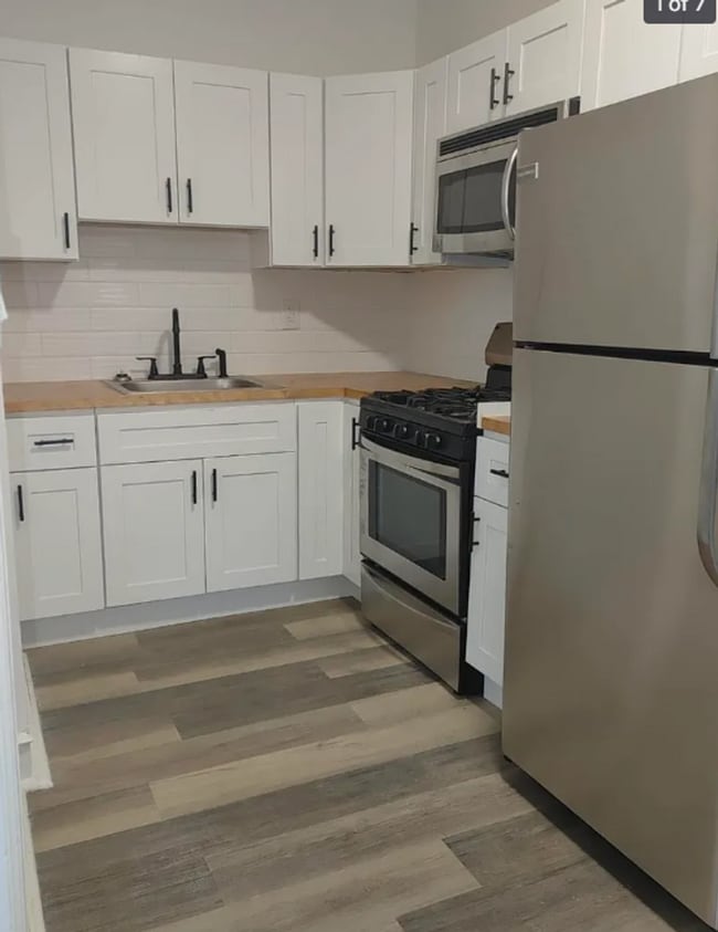 Building Photo - 3908 W Girard Ave Unit 2 Rear