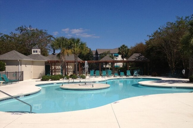 Building Photo - Great Condo in Gated Community! Resort Style Amenities, Walk to beach, Awesome Myrtle Beach Locat...