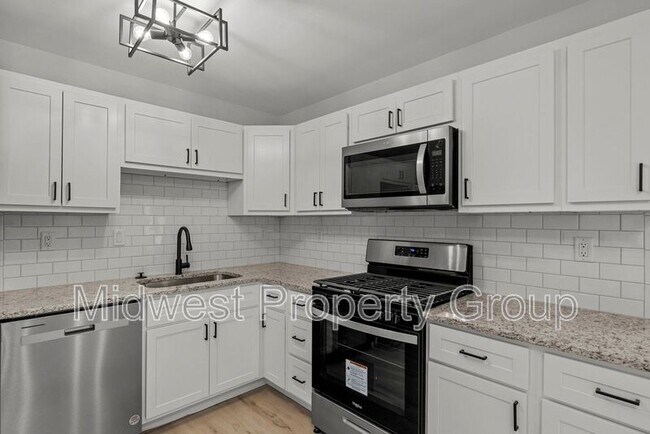 Photo - 925 Gonzaga Ln