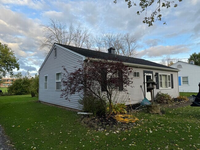 Photo - 79 Mill St