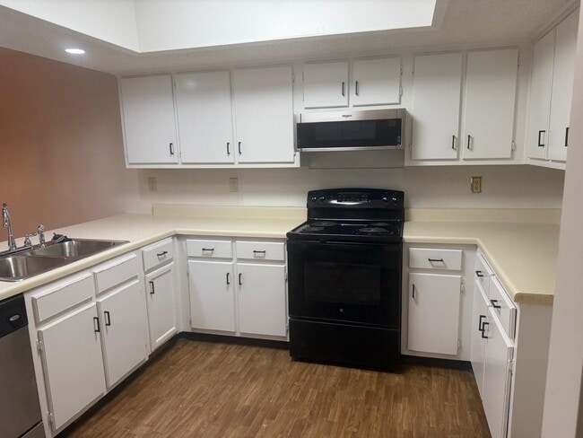 Photo - 7013 Crestridge Rd