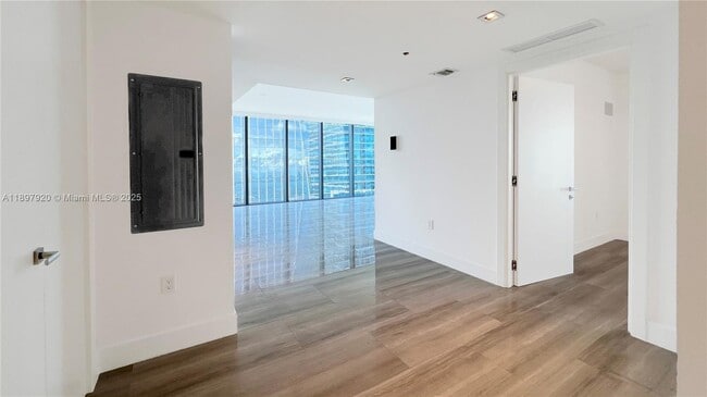 Photo - 1451 Brickell Ave Unit 2406