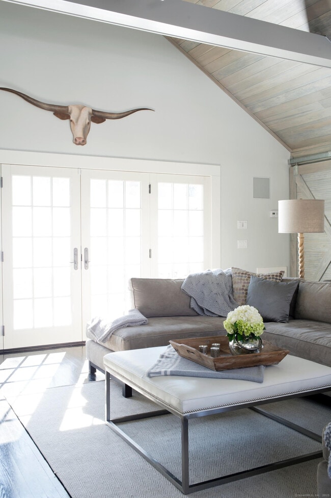 Photo - 6 E Beach Dr