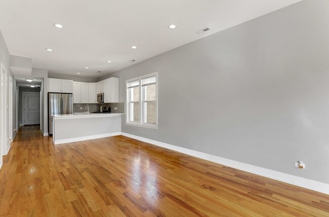 Photo - 3622 W Franklin Blvd