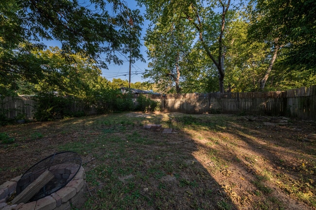 Photo - 2046 N Burns Ave