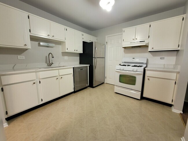Photo - 1460 7 Pines Rd Unit B1