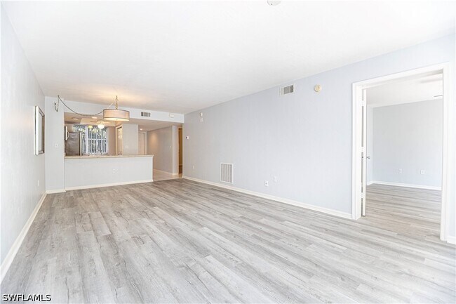 290 Naples Cove Dr Unit 2204