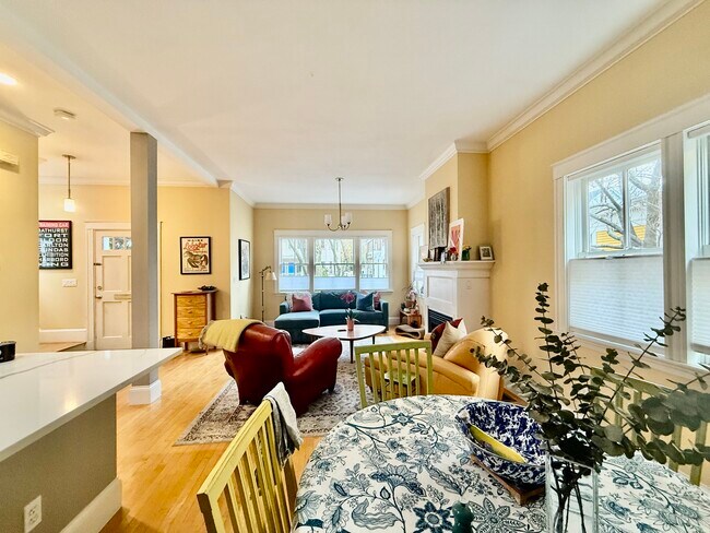 Photo - 381 Huron Ave Unidad A