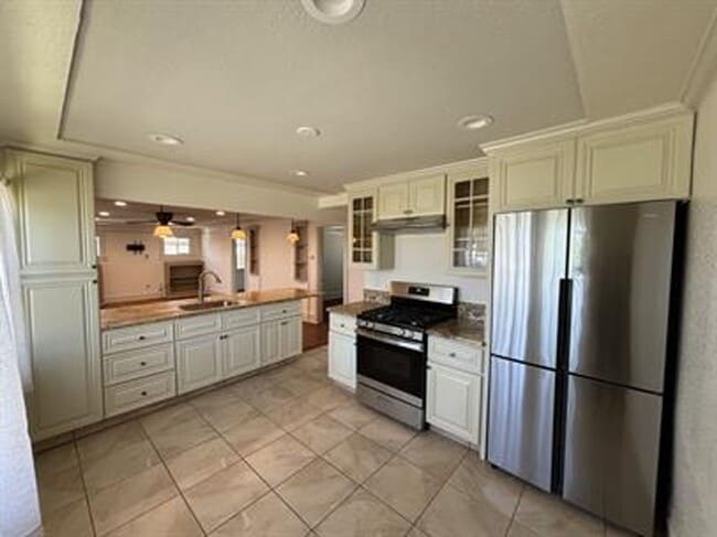 Building Photo - Nice Updated Home for Rent Unit Main House