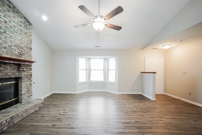 Photo - 205 Randell Ct