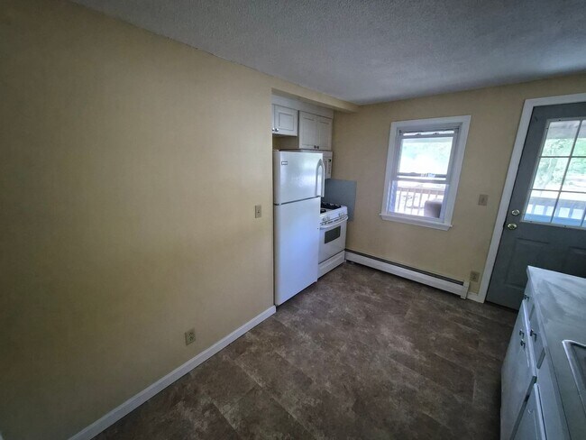 Photo - 72 Lilac St Unit 72 Lilac Apt 2