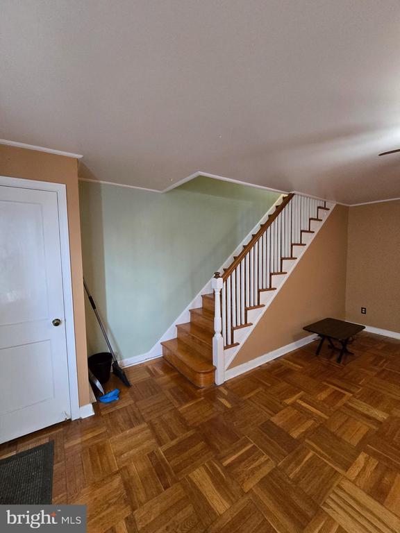 Photo - 5905 N Front St