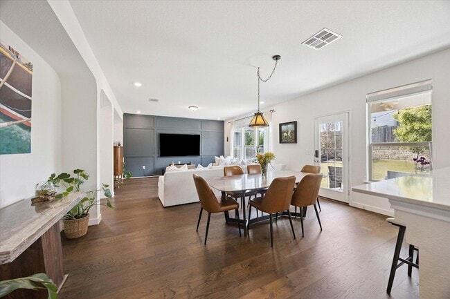 Photo - 7916 Crystalbrook W