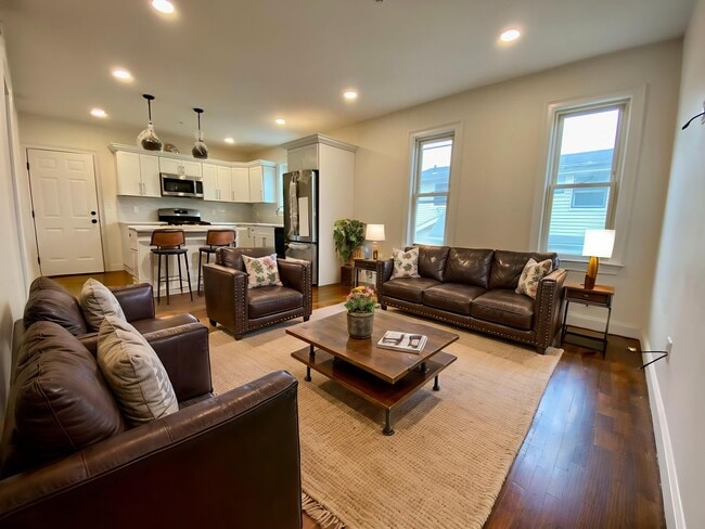 Building Photo - 21 Bellevue St Unit 1A