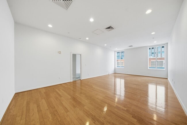 Photo - 914 Main St Unit 704