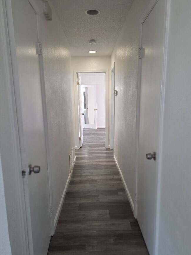 Photo - 3-Bedroom house with 2 Baths in Sacramento