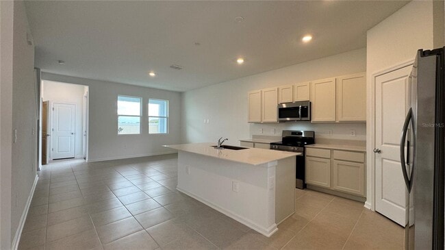 Photo - 325 Sol Vis Dr