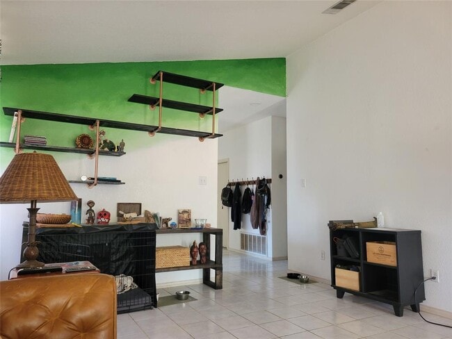 Photo - 17745 Loch Linnhe Loop