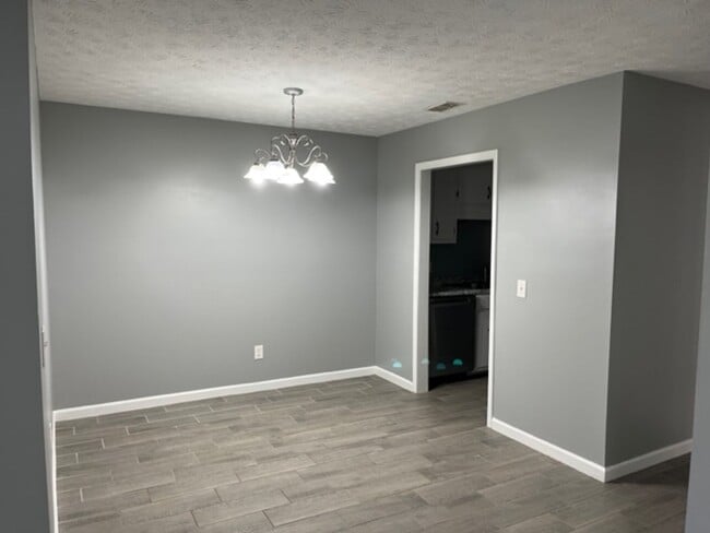 Photo - 109 Oak Park Ct