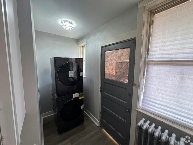 Building Photo - 6360 S Greenwood Ave Unit 6362 -  3 Rental