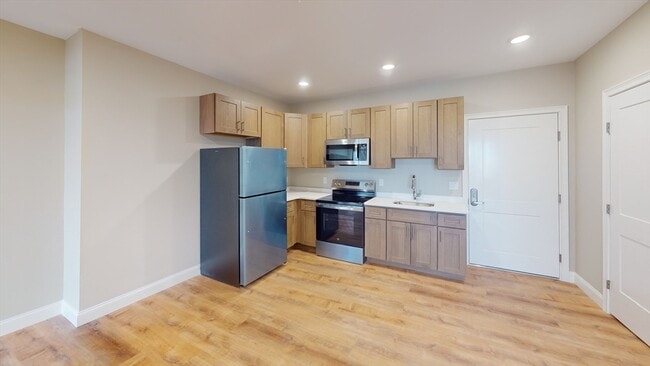 Building Photo - 100 Revere St Unit 503