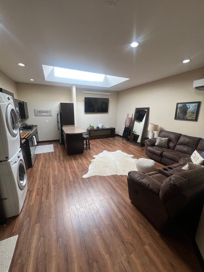 Building Photo - Downtown Condos AirBnb Unit Condo AirBnb - 2