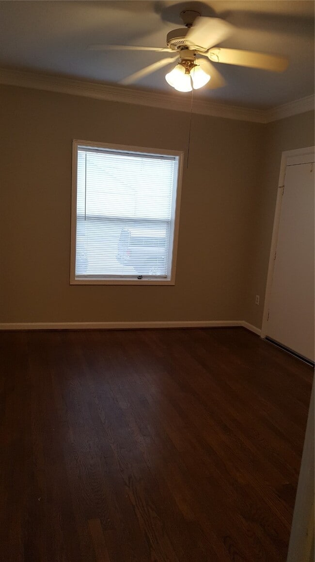Photo - 5011 Lindsay St
