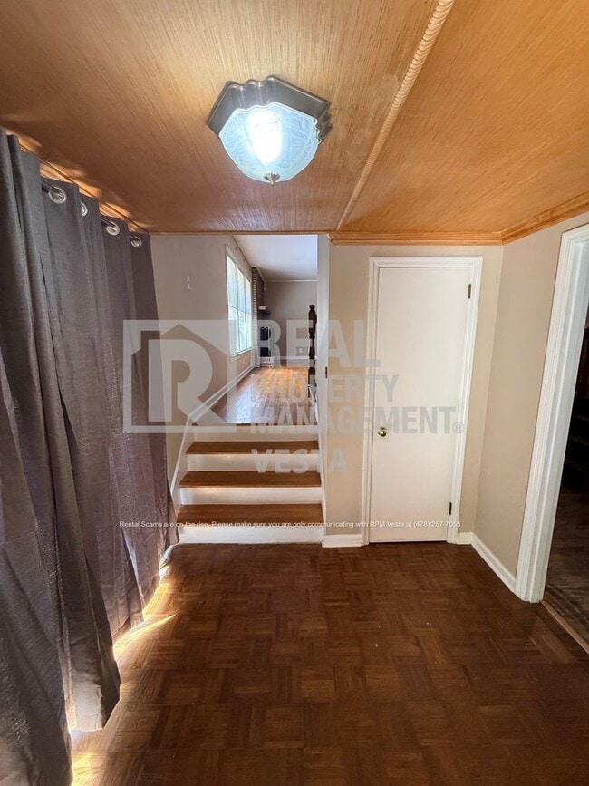 Photo - 1933 Deerwood Pl