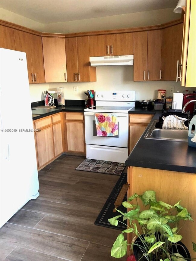 Photo - 2090 NE 167th St