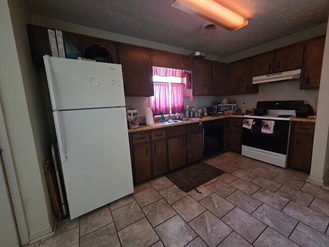 Photo - Spacious 2 bedroom 2 bath apartment