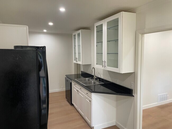 7824 Meadow Park Dr Unit Meadow Park Unit 201