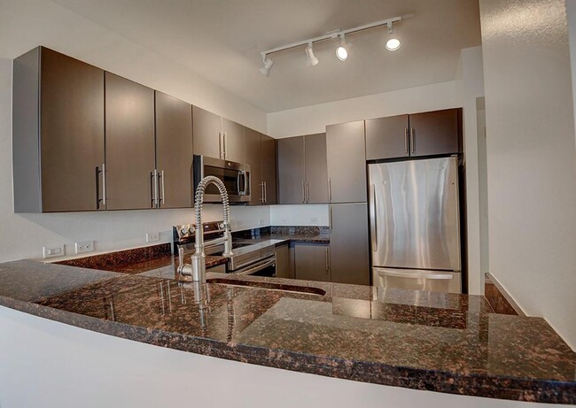 Photo - 54 Rainey St Unidad 1111