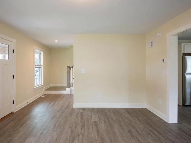Photo - 426 Marshall Ave SW