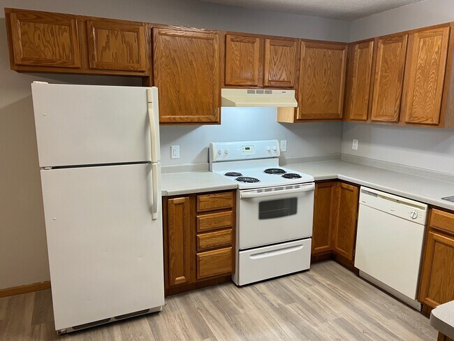 Photo - 431 Central AVE W