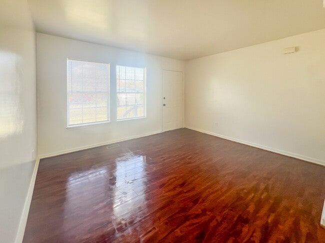 Photo - 520 Lancaster Creek Dr