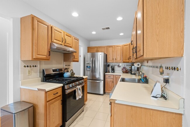 Photo - 47 Grieco Dr Unit 2