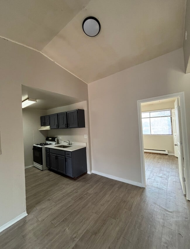 Photo - 3068 Bernice Ave